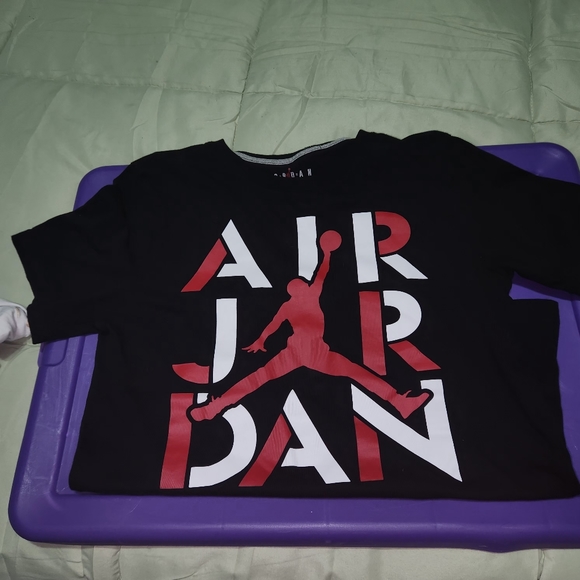 Boys Jordan tshirts - Picture 5 of 11